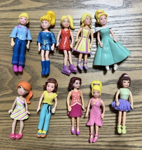 Polly Pocket Puppe Konvolut 10 Figuren Gummi Kleidung - Bild 1 von 7
