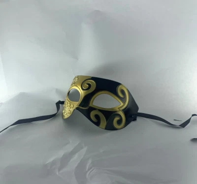 Rowan Eye Mask - Image 1 of 2