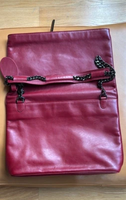 Italian leather a. testoni. Red large bag, chain strap, excellent condition - Image 1 of 3