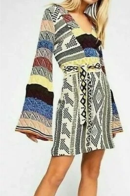 Free People 尺寸 L 铃铛袖拼布毛衣连衣裙 70 年代复古条纹针织波西米亚 — 第 1/4 张图片