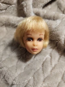 1960s Mattel Francie Barbie Cousin Head Only - Rooted Lashes - Imagen 1 de 6