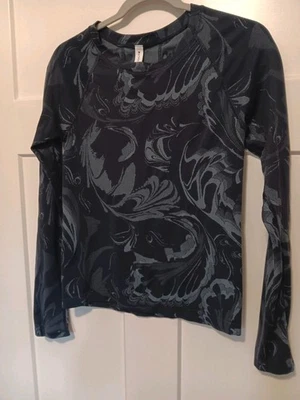 Camisa de Correr Athleta Mujer Manga Larga S Estampado Azul Malla Ligera Agujeros para los Pulgares Foto 1 de 4