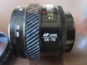 Minolta Maxxum AF Zoom 35-70mm 1:4 Macro Lens w Lens Hood Sony Alpha Mount - Picture 1 of 4