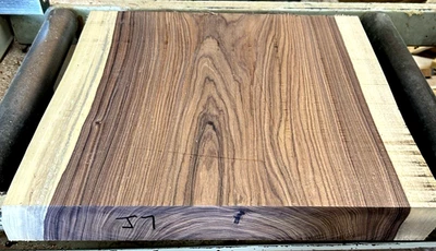 UN ENORME PLATO BOLIVIANO DE PALO DE ROSA EN BLANCO BORDE NATURAL CUENCO 16" X 16 X 2" J7 Foto 1 de 3