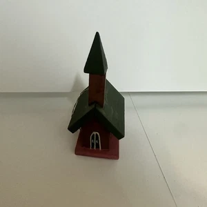 "Adorno de Navidad vintage iglesia pintado a mano madera 3,5"""  - Imagen 1 de 5