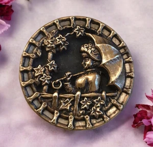 Vintage Victorian Lg Brass Picture Button Fanny Davenport with Parasol & Apple - Picture 1 of 4