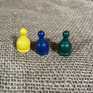 1995 Original Jumanji Action Board Game Replacement Part Only 3 Movers Pawn - Picture 1 of 2