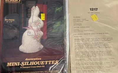 Mini Siluetas Estampadas Punto de Cruz Kit Conejito Titan Needlecraft Vintage Paquete de 2 Foto 1 de 4