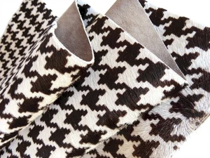 DESIGN KUHFELL HAHNENTRITT 55x40 1,5mm Lederfell Tasche Teppich Schuhe Beutel - Bild 1 von 2