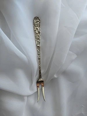 Antiguo tenedor grande de limón de plata de ley S. Kirk & Son Repousse 6" 21 g Foto 1 de 4