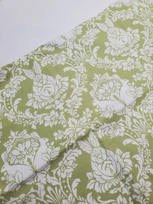 Тульский Розовый Полнолуние Лесные Кролики Заяц Зеленый Трудно найти Больше не издающийся Редкий Шитье 1 ЯРД - Изображение 1 из 2