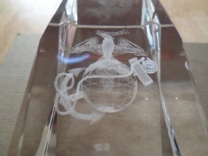 [USMC] UNITED STATES MARINE CORPS, [3-D] IMAGE, CRYSTAL GLASS PAPERWEIGHT, VINT. - Picture 1 of 7