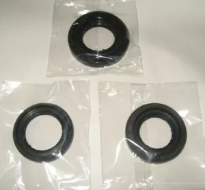 DIFFERENTIAL PINION SEAL & SIDE SEALS fit 06-14 SUZUKI GRAND VITARA Front-Rear - Picture 1 of 3