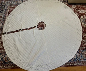 Pottery Barn ivory velvet christmas tree skirt - Picture 1 of 13