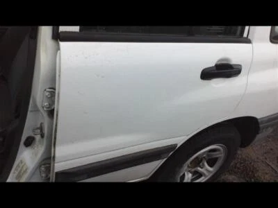 Used Rear Left Door Assembly Rear Side fits: 2002 Chevrolet Tracker w/o privacy Foto 1 de 4