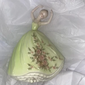 Vintage Josef Originals Walz der Blumen Figur Ballerina grün Kleid - Bild 1 von 9