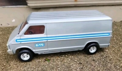 De colección ERTL ~ GTE Delivery Van ~ Dodge Van con caja  Foto 1 de 4