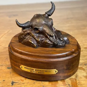 Teschio di bufalo miniatura Dave Hodges bronzo su base legno 102/300 Montana - Foto 1 di 6