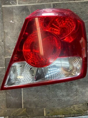 04-08 CHEVY AVEO SWIFT Hatchback 05-08 PONTIAC WAVE LUZ TRASERA DERECHA LÁMPARA OEM Foto 1 de 4