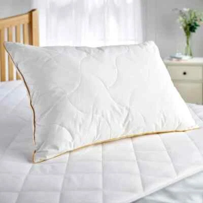 Luxury Quilted Wool Pillow with 100% Cotton Cover 600g Hollowfibre Fill - Image 1 of 2