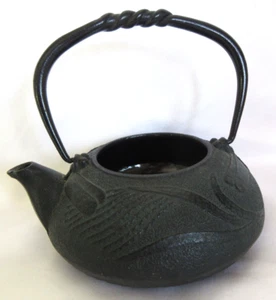 Antigua tetera japonesa de hierro fundido con libélula de la prefectura de Nanbu Iwate 15 oz en muy buen estado - Imagen 1 de 11