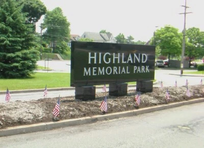 Parcelas de entierro (2) en Highland Memorial Park, Pottstown, Pensilvania Foto 1 de 4