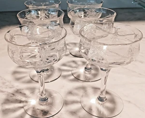 Set of 6 Elegant Etched Crystal Stemware 4 " Tall ETCHING HAS FLOWER BASKETS - Picture 1 of 3