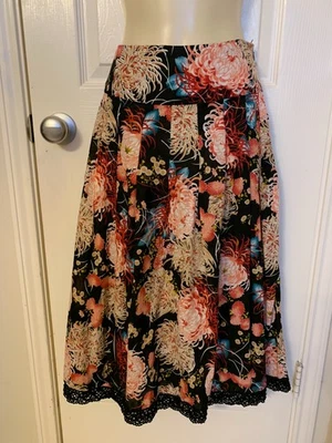 Womens Ny Collection Pleated Skirt/Black Crochet Size M Pre-Owned - Image 1 of 3