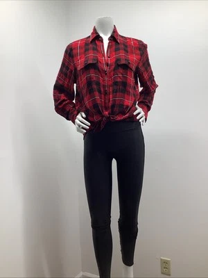 Camisa de mujer Chaps negra, roja y blanca manga larga con botones talla grande, usada. Foto 1 de 4