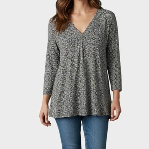 L.L. Bean Black White Pattern Womens L Top V Neck 3/4 Sleeves Tencell Spandex - Picture 1 of 9