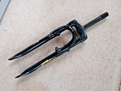 ZOOM STEEL 26" BIKE SUSPENSION BLACK FORKS 1" THREADED x 152mm stem, V brake - Image 1 of 4