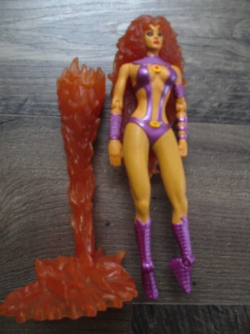 DC Direct Starfire Figure Cover