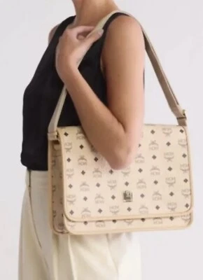 Bolso Mensajero MCM Aren Monograma Cuero Nuevo $880 Venta al por menor Foto 1 de 4