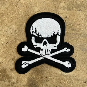 Skull & Crossbone Chenille Sewing Patch - Picture 1 of 2