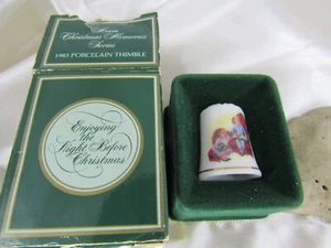 1983 vintage Thimble Avon Night before Christmas Series - Picture 1 of 3