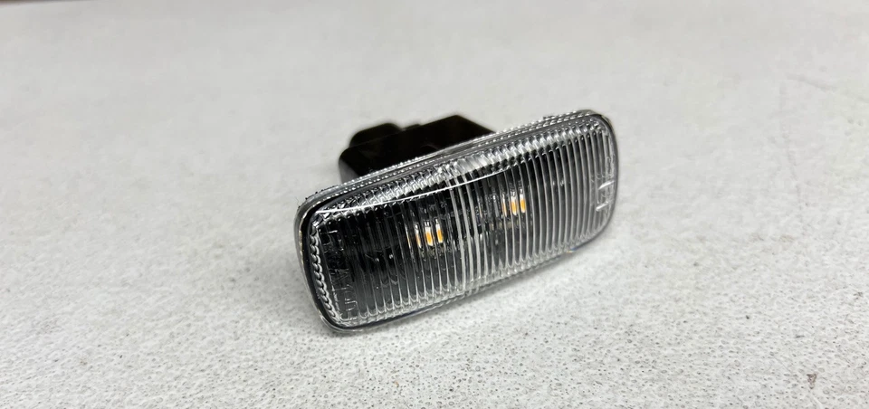 Marcador de lámpara lateral RAM 3500 2019-2024 86362183AB NUEVO Foto 1 de 3