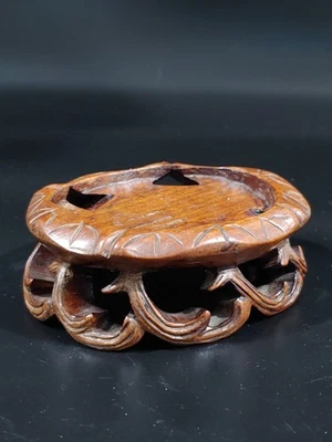 花梨木雕唐草纹佛像瓷器座 China Rosewood Carved Tang Grass Porcelain Vase Buddha Statue Base - Image 1 of 4