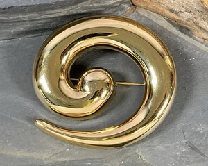 Monet Abstract Modernist Swirl Brooch Pin Gold Tone Metal Vintage Estate Jewelry - Picture 1 of 9
