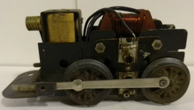 VINTAGE MARX 4 WHEEL  MOTOR  & E UNIT TESTED WORKS GOOD - Image 1 of 4