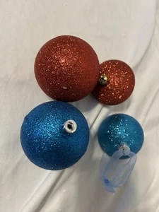 Glitter Christmas Balls (4) - Picture 1 of 1