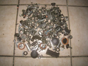 RF 900 GT73B Remaining Parts Screws Bushings Holders Small Parts - Picture 1 of 3