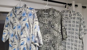 LOT OF ( 3 ) TOMMY BAHAMA Hawaiian Floral / Fronds Print Silk Shirts Sz L - Picture 1 of 10