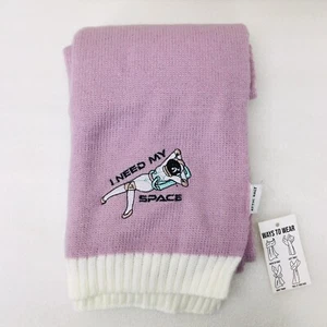 Nuovo con etichette!! Sciarpa viola lilla attic salt os "Ho bisogno del mio spazio" astronauta • S/H GRATIS!! - Foto 1 di 3