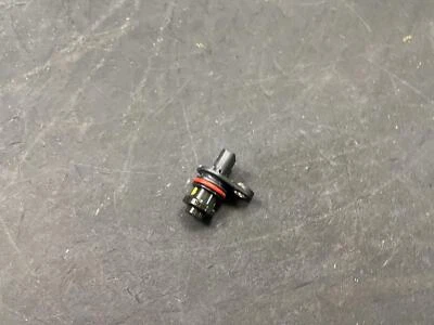 Датчик положения распределительного вала 2021 Chevrolet Spark 12636947 2016 2017 2018–2022 1 шт. - Изображение 1 из 4