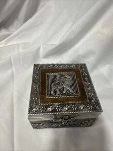 Geprägte Metalldose Elefanten Filz gefüttert Dose Kupfer aufklappbar - Bild 1 von 5