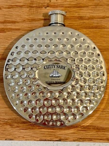 Frasco redondo de acero inoxidable con diseño de pelota de golf Cutty Sark Scots de colección - Imagen 1 de 4