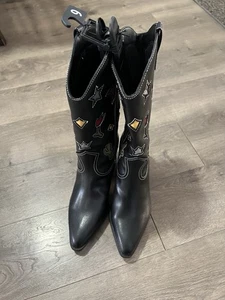 Womens No Boundaries Black Cowgirl Western Boots Novelty Cactus Moon Star 9 New - Foto 1 di 4