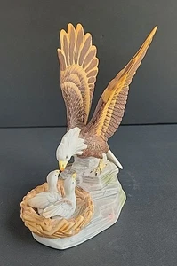 1983 Lefton China "handbemalt" Weißkopfseeadler & Babys "Nestei" Figur 04008 - Bild 1 von 10