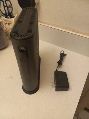 Motorola MG7310 DOCSIS 3.0 Cable Modem Wi-Fi Router - Image 1 of 3