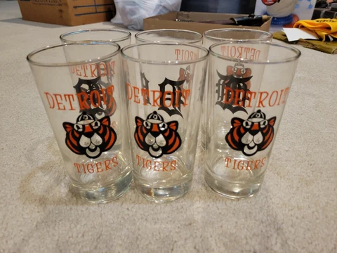 Detroit Tigers Set of 6 Vintage 1968 Glasses 5.5 Inches Tall, 2.5 Inch Diameter Cover